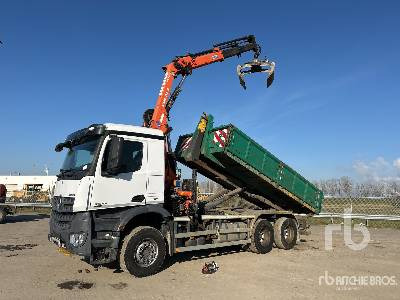 Camion plateau, Camion grue MERCEDES-BENZ AROCS 2843 6x4 COE w/ 2013 Atlas 172.E3 crane: photos 9