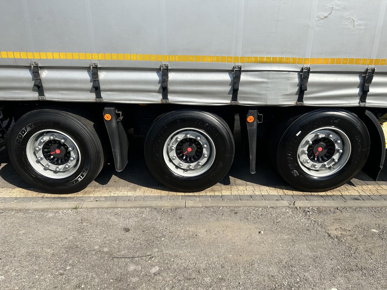 Semi-remorque rideaux coulissants Kögel MEGA LIFT AXLE TIRES 80% 2019 SAF TOP CONDITION TOP TOP TOP: photos 25