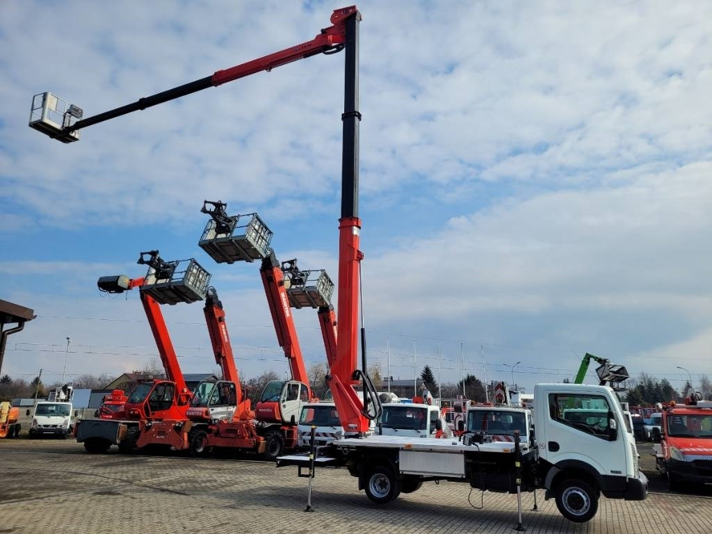 Camion avec nacelle VERSALIFT VTX240 - 24m Nissan NT400 - bucket truck boom lift: photos 12