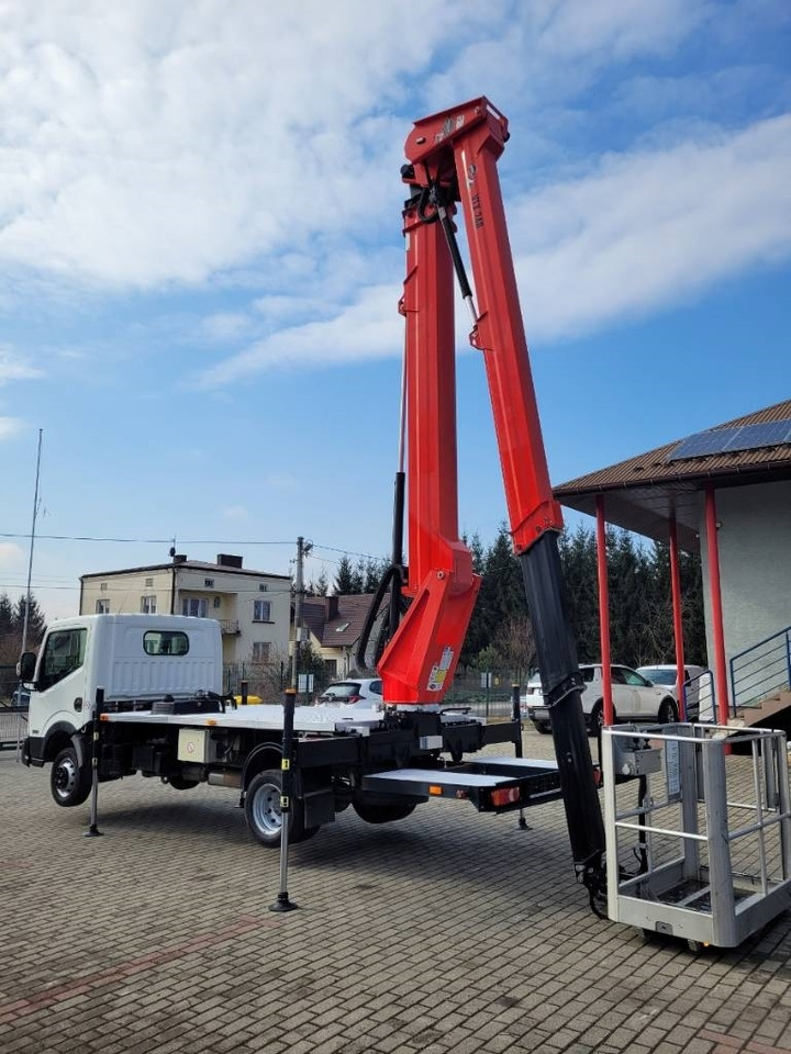 Camion avec nacelle VERSALIFT VTX240 - 24m Nissan NT400 - bucket truck boom lift: photos 11