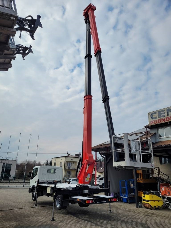 Camion avec nacelle VERSALIFT VTX240 - 24m Nissan NT400 - bucket truck boom lift: photos 8