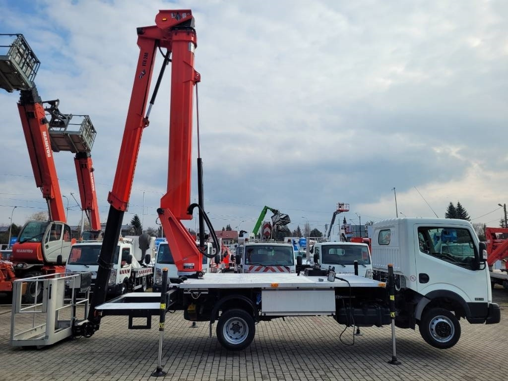 Camion avec nacelle VERSALIFT VTX240 - 24m Nissan NT400 - bucket truck boom lift: photos 9