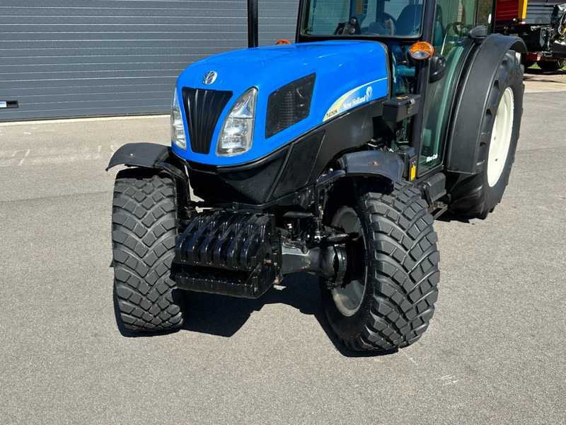 Tracteur agricole New Holland T4050N Supersteer: photos 19