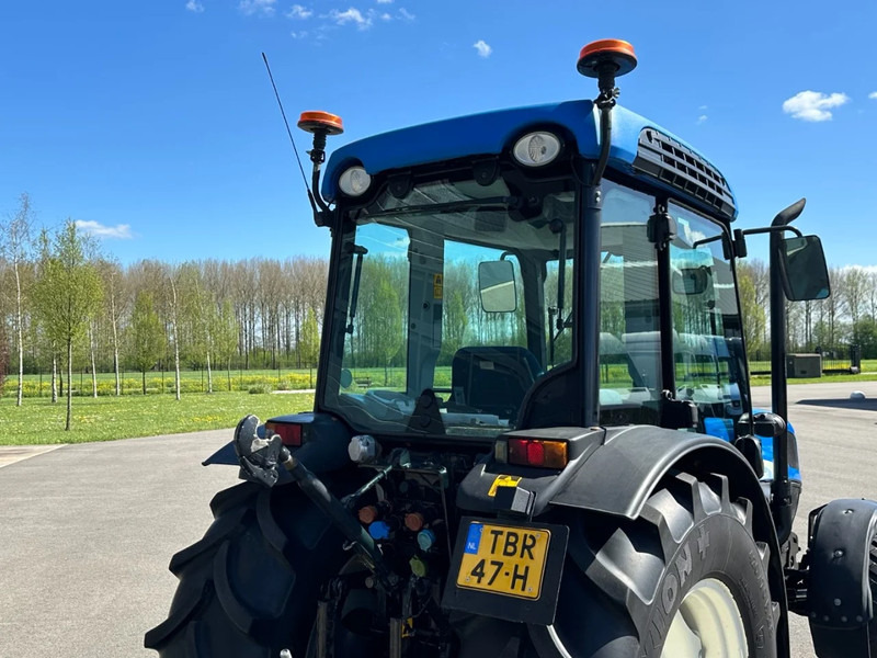 Tracteur agricole New Holland T4050N Supersteer: photos 10