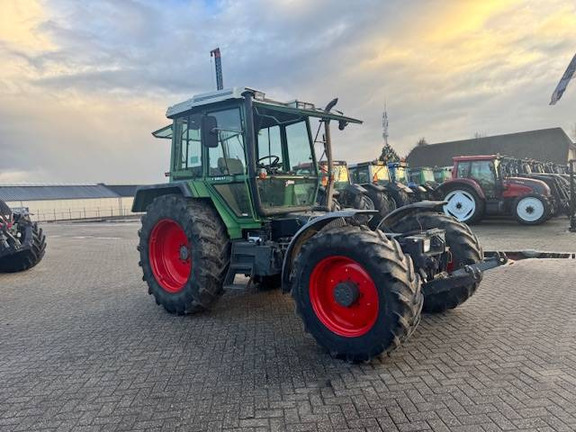 Tracteur agricole Fendt F395 GT: photos 11