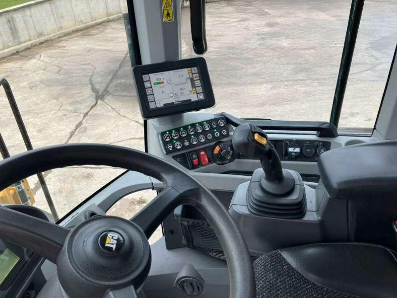 Chargeuse sur pneus Caterpillar 938M: photos 19