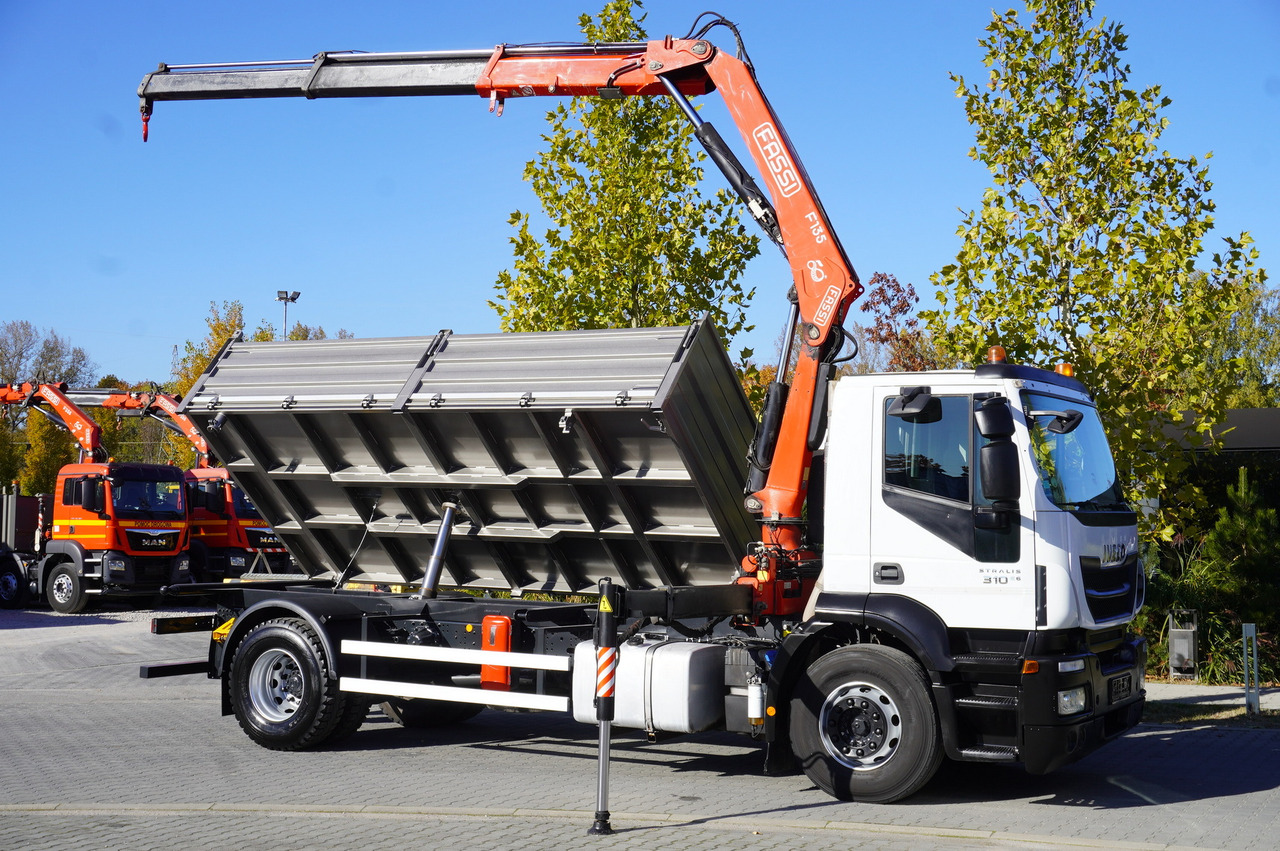 Camion grue IVECO Stralis 310 E6 / NEW 3-sided tipper / Fassi F135 crane with remote control: photos 18