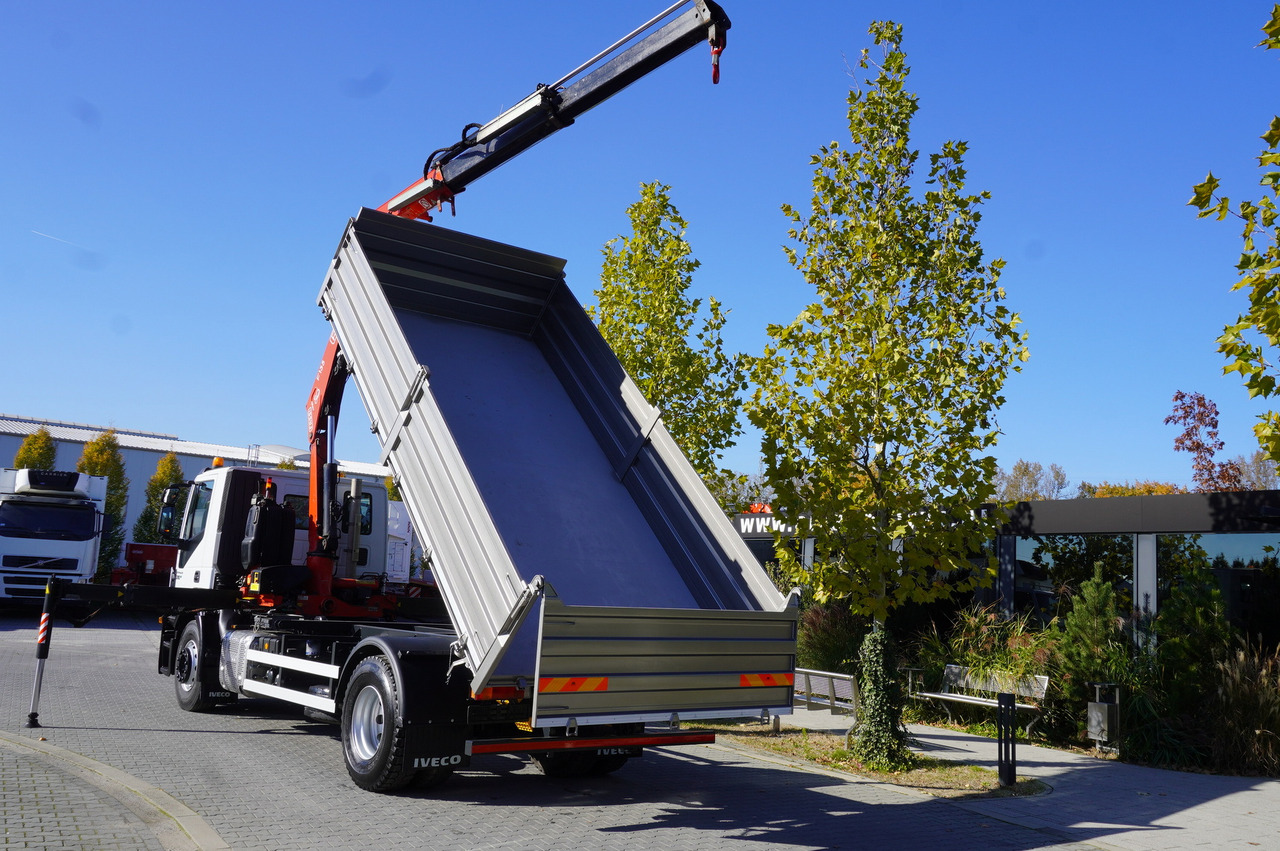 Camion grue IVECO Stralis 310 E6 / NEW 3-sided tipper / Fassi F135 crane with remote control: photos 11