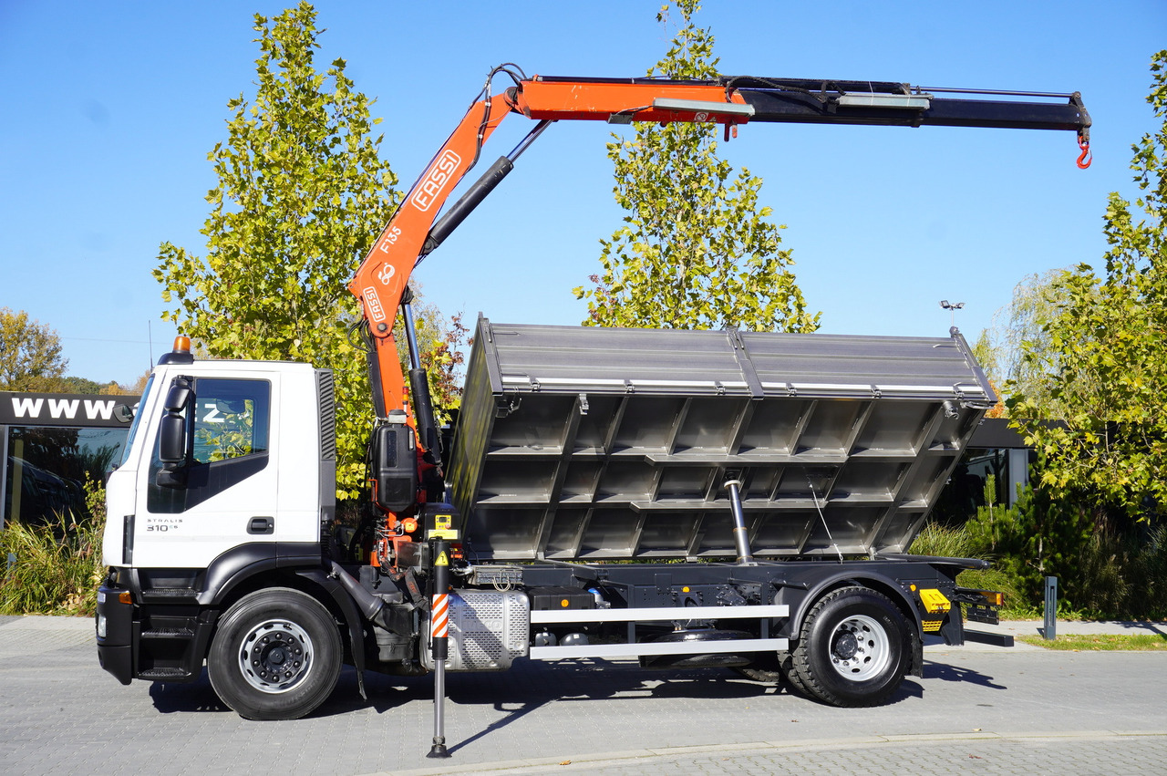 Camion grue IVECO Stralis 310 E6 / NEW 3-sided tipper / Fassi F135 crane with remote control: photos 6