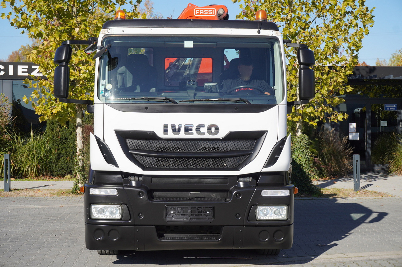 Camion grue IVECO Stralis 310 E6 / NEW 3-sided tipper / Fassi F135 crane with remote control: photos 22