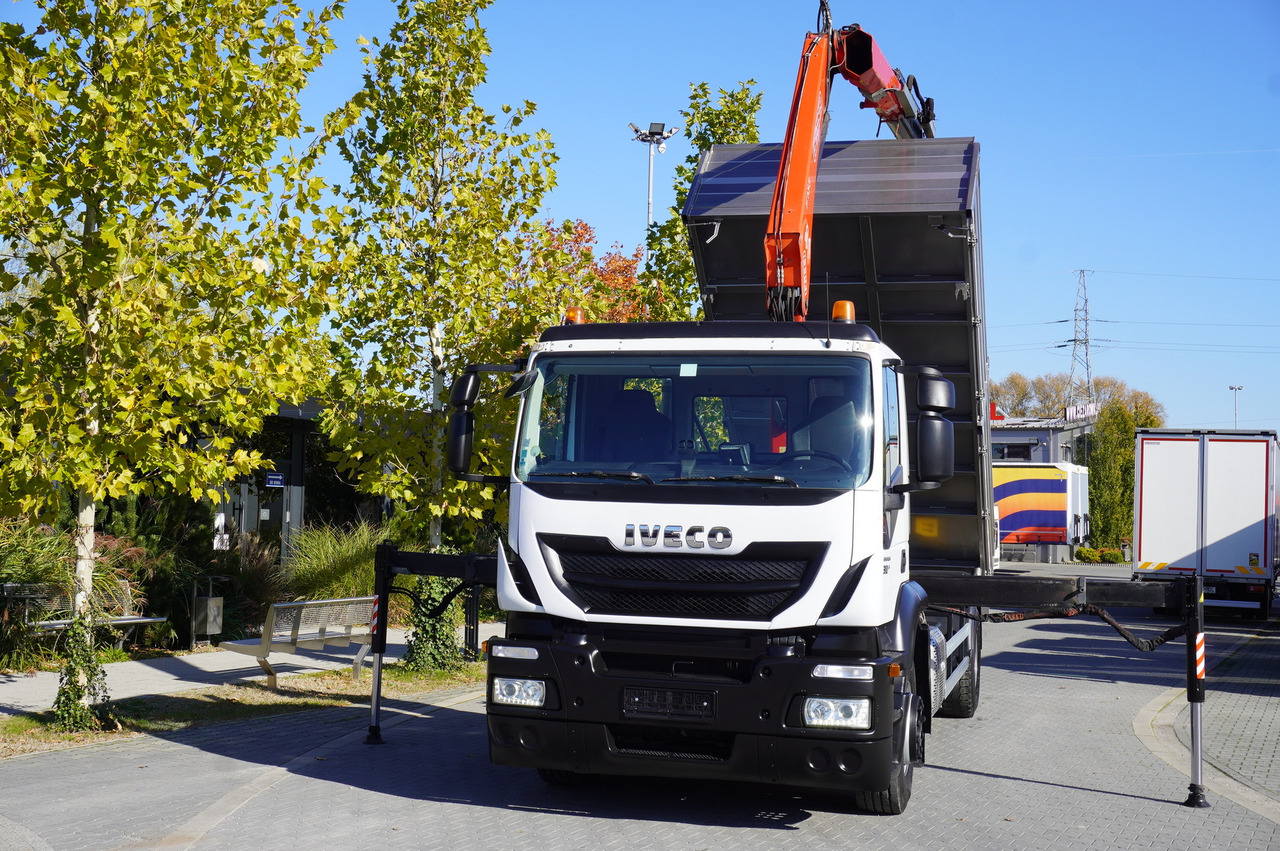 Camion grue IVECO Stralis 310 E6 / NEW 3-sided tipper / Fassi F135 crane with remote control: photos 10