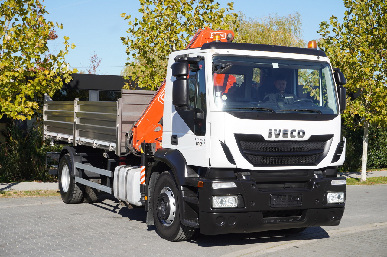 Camion grue IVECO Stralis 310 E6 / NEW 3-sided tipper / Fassi F135 crane with remote control: photos 19