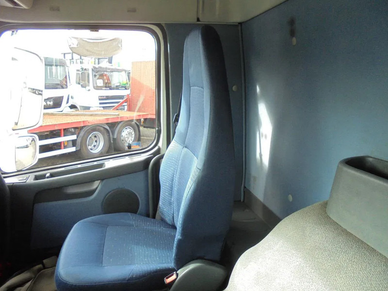 Camion porte-conteneur/ Caisse mobile Volvo FM 9.310 + Euro 5 + Manual + Horse transport: photos 11