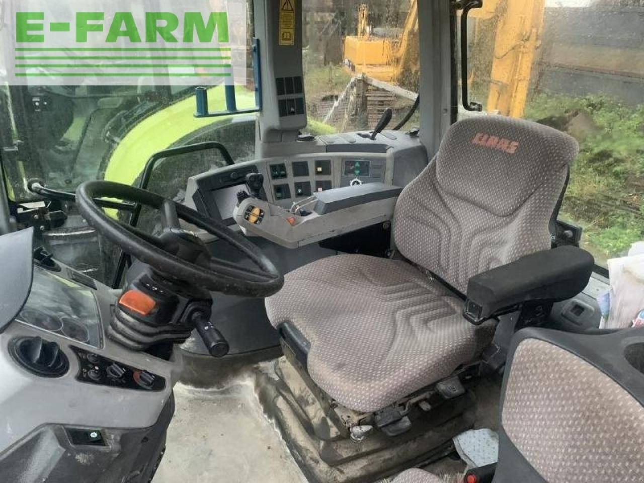 Tracteur agricole CLAAS axion 810: photos 8