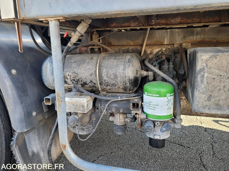 Balayeuse de voirie ARROSEUSE RENAULT DIESEL AVEC EQUIPEMENT SEMAT - 987ALX57: photos 13