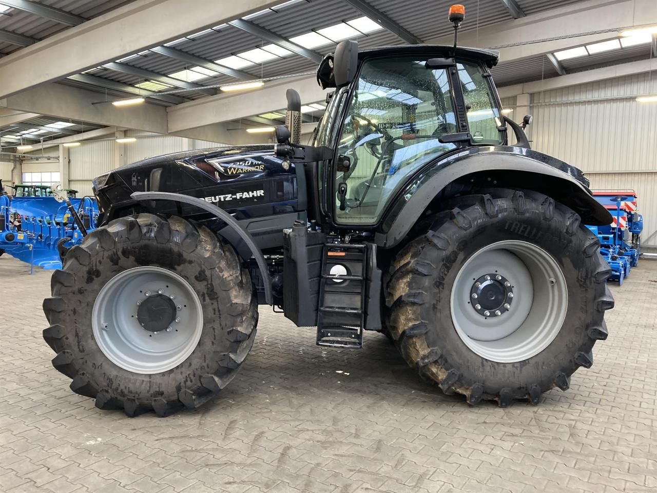 Tracteur agricole Deutz-Fahr 7250TTV: photos 7