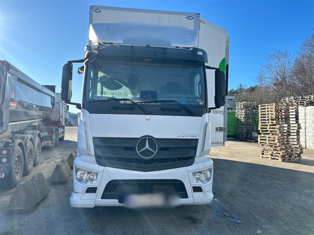 Camion fourgon MERCEDES-BENZ: photos 8